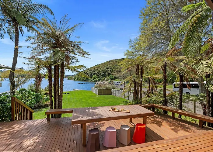 Okawa Bay Lakeside - Rotoiti A-frame Ferienhaus