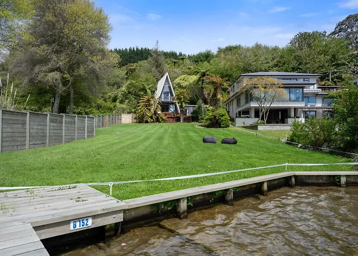 Okawa Bay Lakeside - Rotoiti A-frame